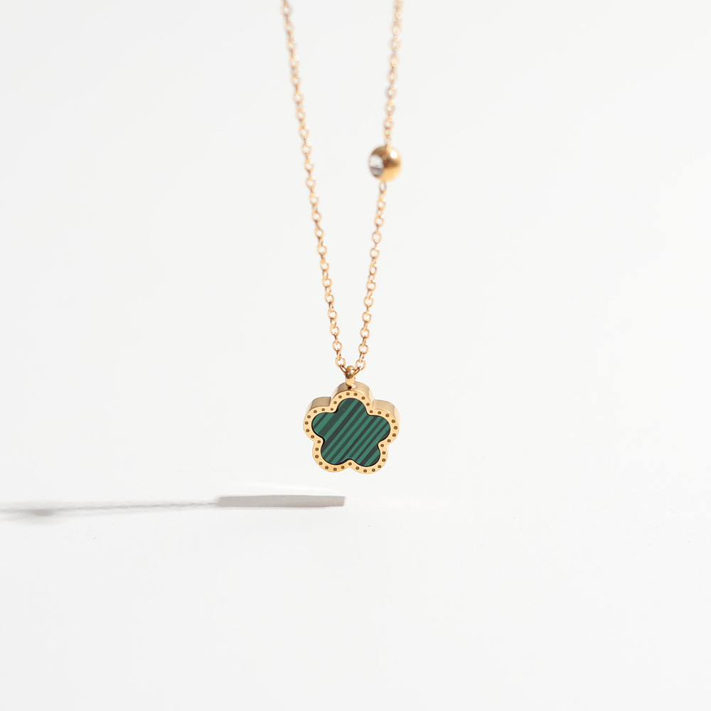Collier pendentif fleur plaqué - Red Clover Flower avis et prix