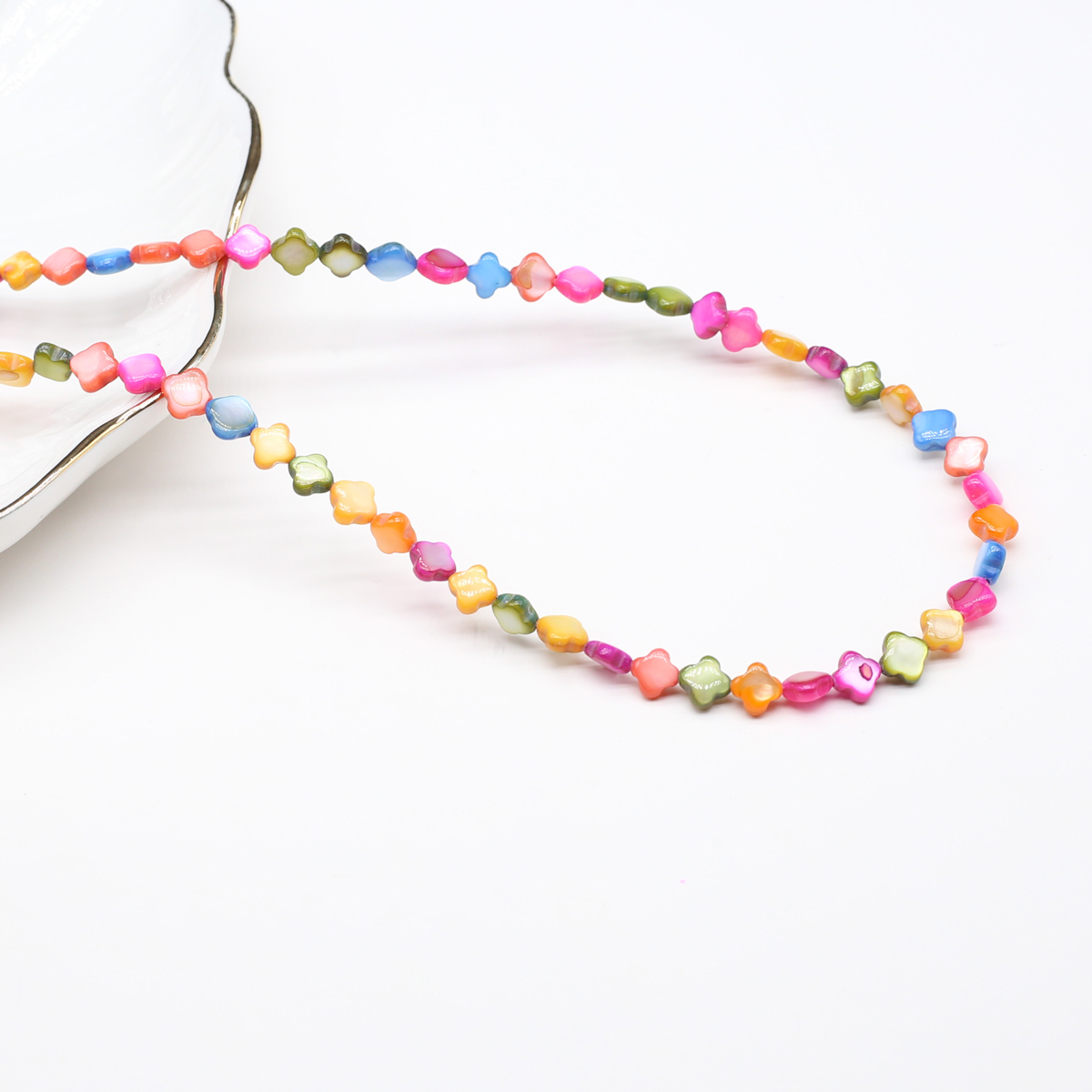 Perles semi-finies en coquille - Red Clover Flower avis et prix